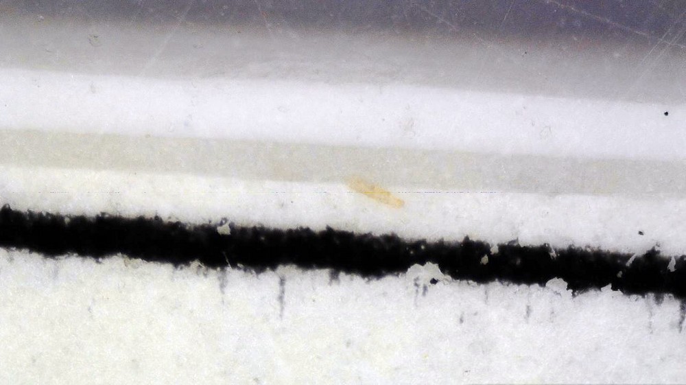 Толщина клеевого шва сверху детали после смены клеянки, кромка белая матовая 0,4 на 20