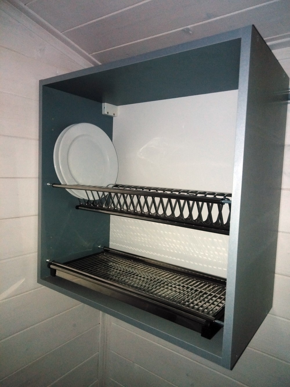 Шкаф с сушилкой для посуды внутри шириной и высотой по 600 мм, глубиной 320 мм
